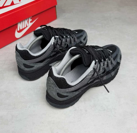 Nike P-6000 Suede – Anthracite / Black / Chrome / Metallic Silver